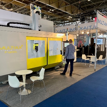 Demo dal vivo al JEC 2024:  esplorate le soluzioni MULTIAX CNC e REV3RD per le sfide della produzione moderna